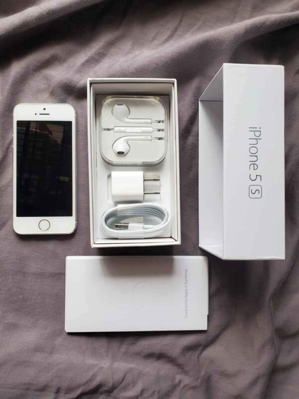 iPhone 5s 64GB: Excellent Condition and Unlocked for Any Carrier
